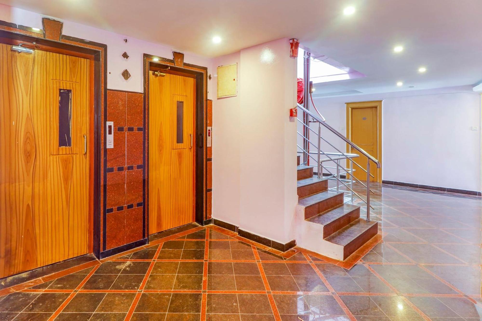 Super Collection O 77115 Vaishnavi Palace Hyderabad Exterior photo