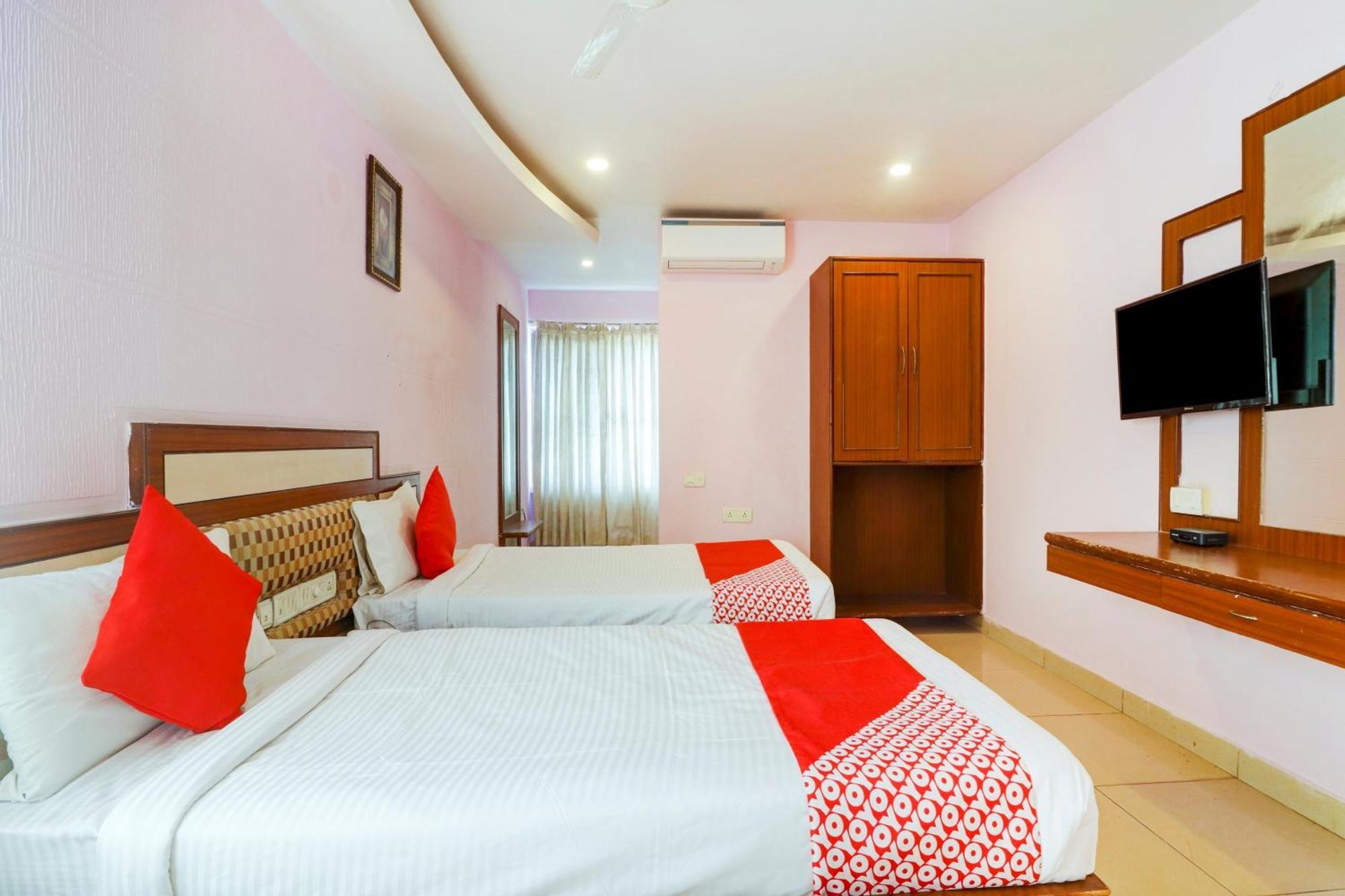 Super Collection O 77115 Vaishnavi Palace Hyderabad Exterior photo