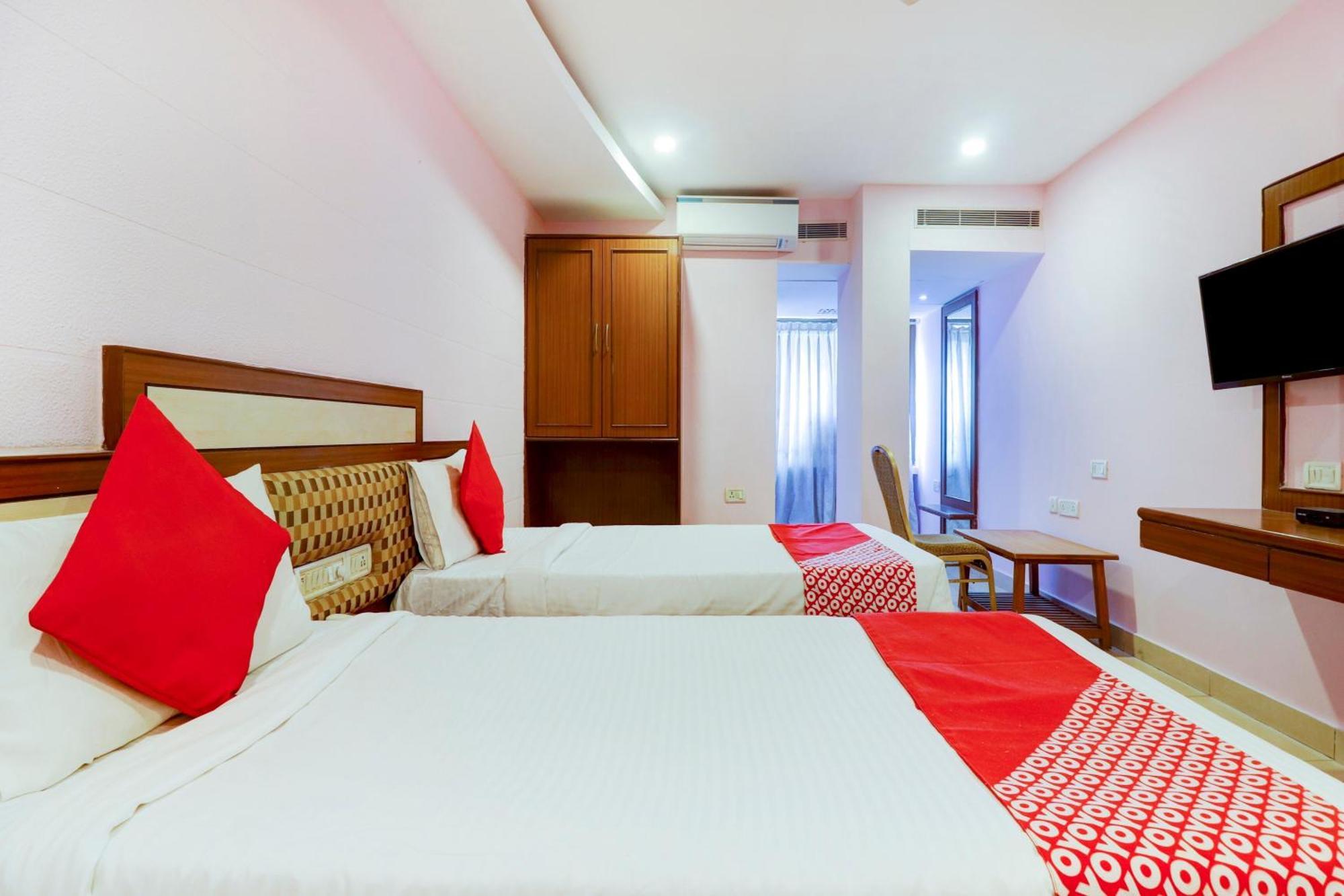 Super Collection O 77115 Vaishnavi Palace Hyderabad Exterior photo