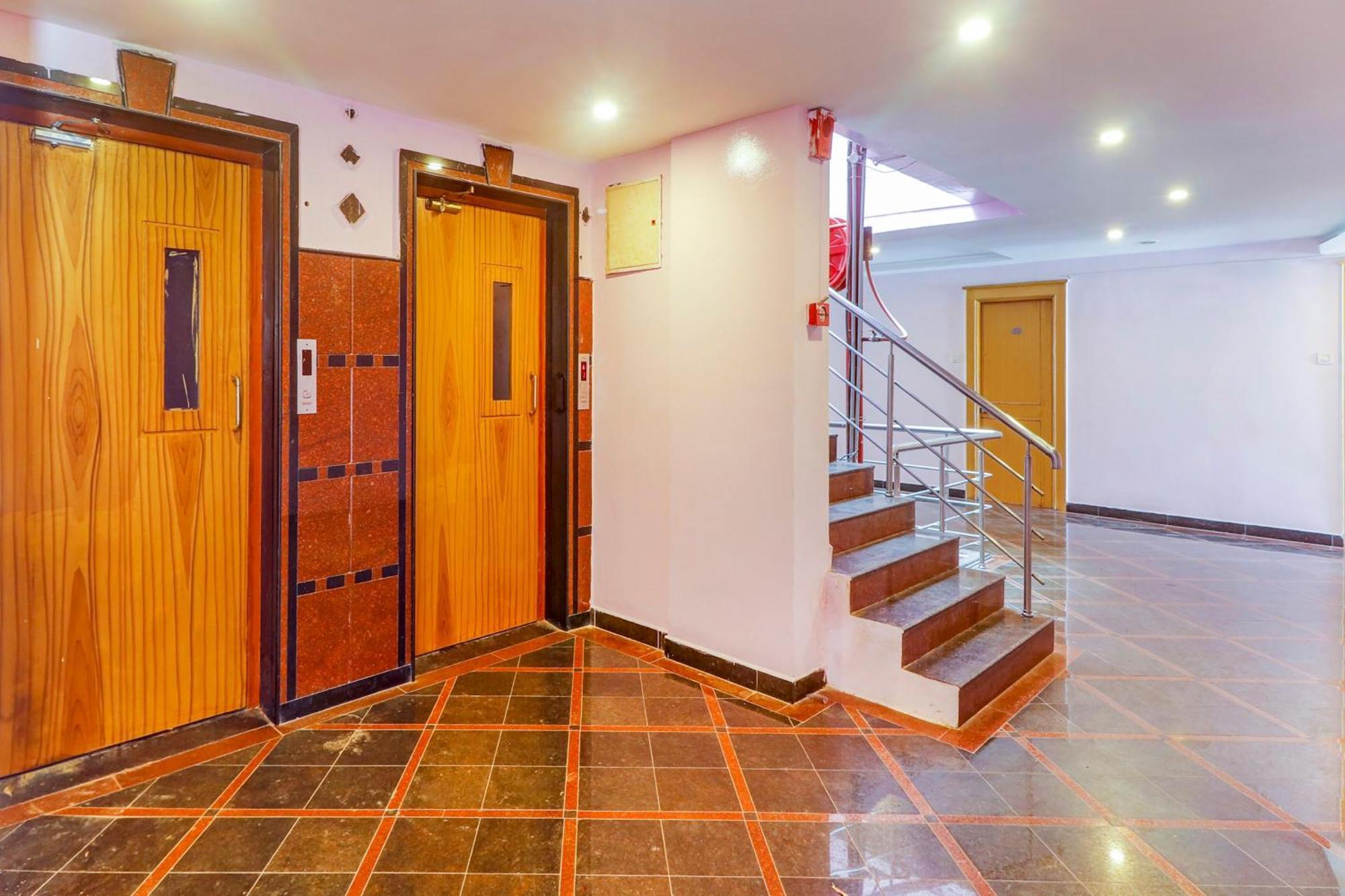 Super Collection O 77115 Vaishnavi Palace Hyderabad Exterior photo